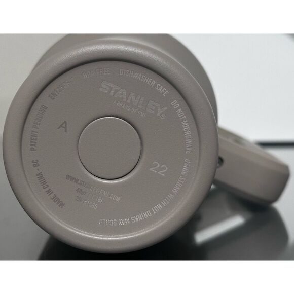 Stanley Adventure Quencher 40oz Tumbler- SILT - Picture 5 of 5